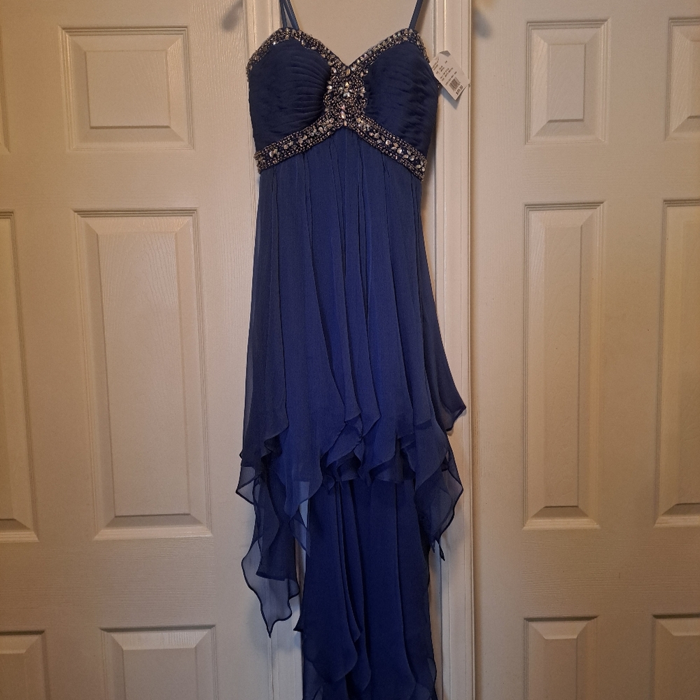 Clothes and shoes - Picture 3 of 15